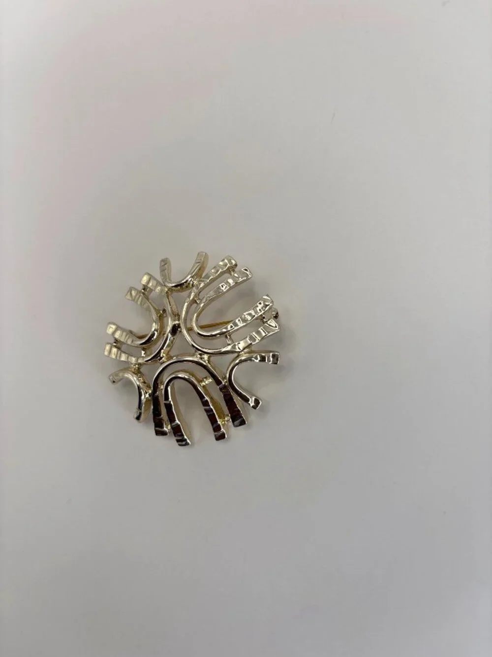 Sarah Coventry Sea Sprite Gold Tone Brooch Pin Signed